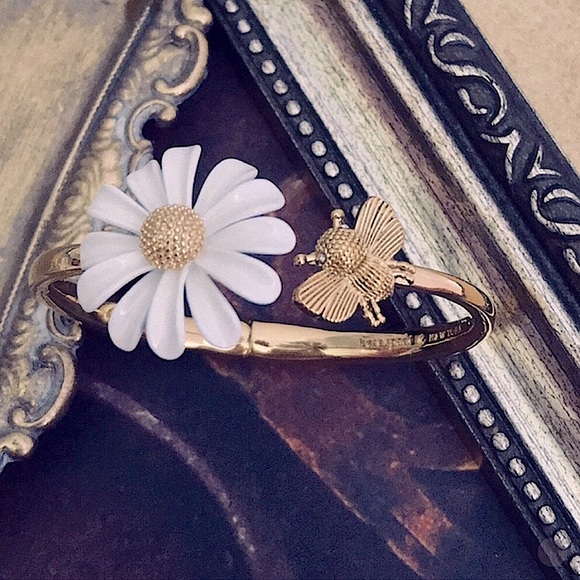 KATE SPADE • Into The Bloom Daisy Flower Bee Cuff Hinge Bracelet - Picture 6 of 6